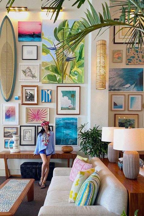 Hawaiian Interior Design, Kaimana Beach Hotel, Pack For Hawaii, Hawaii Packing List, Hawaii Packing, Surf House Decor, Tropical Interior Design, Surf Room, Hawaiian Homes