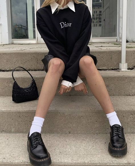 Collared Crewneck Outfit, Collared Shirt And Crewneck, Dior Sweatshirt, Leather Pleated Skirt, White Collared Shirt, Preppy Girl, Pinterest Outfits, Classy And Fabulous, Vintage Coat