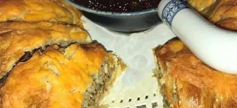 This boudin stuffed crescent ring is delicious with boudin,  pepper jelly, jalapenos, bacon and more! Boudin Recipes, Boudin King Cake, Boudin Recipe, Crawfish Boudin, Boudain Recipes, Authentic Cajun Recipes, Cajun Recipes Authentic, Boudin Balls, Etouffee Recipe