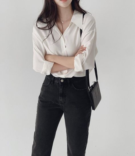 White Polo Outfit Women Long Sleeve Korean, White Longsleeves Polo Outfit, Polo Outfit Women Aesthetic, White Polo And Jeans Outfit Women, Korean Polo Outfit Women, Polo Longsleeves Outfit Women, Longsleeves Outfit Polo Women, Polo Outfit Women's Korean, White Polo Outfit Women Long Sleeve