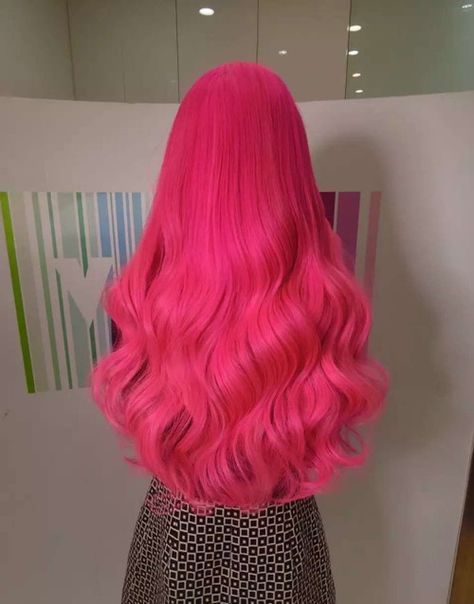 15 Hairstyles que me haría si no desconfiara tanto de mi estilista 15 Hairstyles, Bright Pink Hair, Hot Pink Hair, Geometric Hair Clip, Pretty Hair Color, Hair Color Pink, Hair Color Blue, Hair Dye Colors, Red Hair Color