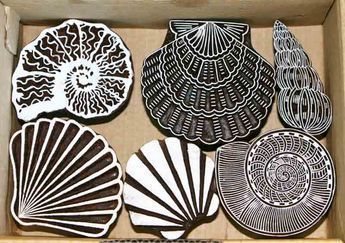 Carved Stamps, Lino Cuts, Linocut Printmaking, Seashell Print, Lino Art, Hand Carved Stamps, Stamp Carving, Lino Cut, Handmade Stamps