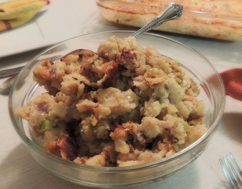 Classic stuffing combines with mashed potatoes for the best (and never dry) Thanksgiving side! This one is perfect for smothering in gravy alongside the turkey.  Stuffing is a “must-have” side dish for any Thanksgiving meal. This special version combines stuffing with mashed potatoes, which means 2 sides in one! It wouldn’t Thanksgiving for me withoutRead more Potato Stuffing Casserole, Mashed Potato Stuffing, Stuffing Gravy, Stuffed Mashed Potatoes, Classic Stuffing Recipe, Potato Stuffing, Paleo Thanksgiving Recipes, Classic Stuffing, Healthy Mashed Potatoes