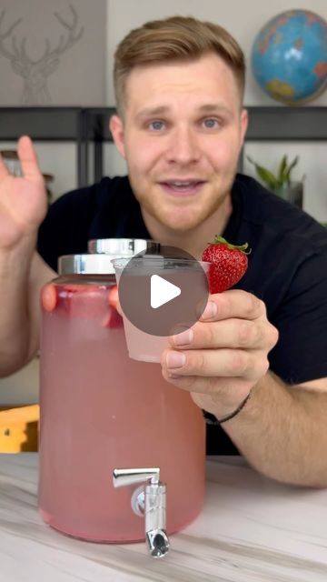 Timthetank on Instagram: "Pink Starburst Lemonade Jungle Juice!" Party Juice Recipe Alcoholic, Lemonade Jungle Juice, Best Jungle Juice Recipe, Alcoholic Lemonade Drinks, Pink Alcoholic Drinks, Starburst Drink, Party Punch Alcohol, Jungle Juice Recipe, Boat Food Ideas