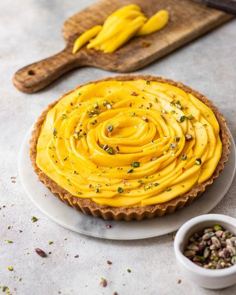 Mango custard tart- easy and no-bake - Bake with Shivesh No Bake Custard, Tart Shells Recipe, Mango Custard, Bake With Shivesh, Custard Tarts Recipe, Mango Tart, Mango Desserts, Easy Custard, Crumble Tart