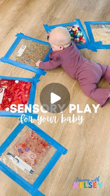 2,674 likes, 39 comments - learningwithkelsey on February 7, 2022: "Sensory play is beneficial even early with your babies! They get to explore different textures and learn about the world around them. I l...". Christmas Sensory, Sensory Bag, Sensory Ideas, Kids Focus, Kids Sensory, Baby Christmas, Baby Learning, Sensory Activities, Baby Safe