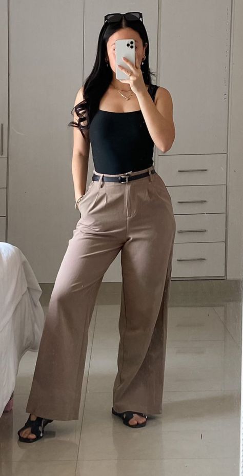 Office Business Casual Outfits For Women, Modern Casual Outfits, Assistant Outfit, Office Baddie, Semi Formal Mujer, Cute Professional Outfits, Stylist Outfit, Work Fits, Modest Outfit