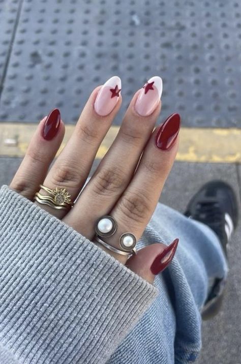 Winter French Nails, Festive Manicure, Girly Acrylic Nails, Burgundy Nails, Her Nails, Short Acrylic Nails Designs, Star Nails, Short Acrylic, Xmas Nails