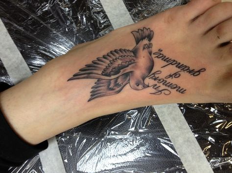 #mytattoo #inmemory #grandma #tattoos #birds Rip Grandma Tattoos, Grandma Tattoos, Rip Tattoo, Best Friend Quotes Meaningful, Dove Tattoo, Remembrance Tattoos, Forearm Tattoo Women, Dad Tattoos, Memorial Tattoo