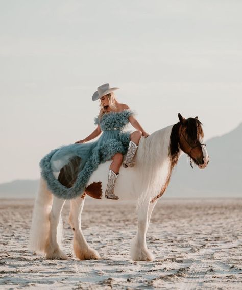 western #westernfashion #westernoutfits #bohostyle #bohowestern #bohowesternstyle #westernphotography #turquoiselover #turquoise #outfits #turquoisejewelry #cowgirlboots #rodeo #rodeofashion #rodeooutfit #cowboyhat #hats #fashionhat #conchobelt #navajojewelry #navajopearls #rhinestones #rhinestonecowgirl #cowgirl #cowgirlhat #cowboyhat #strawhat #turquoise #turquoisejewelry #turquoiselover #rhinestonecowgirl Cowboy Wedding Dresses, Redhead Cowgirl, Cowboy Wedding Dress, She Remembered Who She Was, Cowgirl Photo, Cowboys Boots, Cowgirl Magazine, Cowboy Wedding, Cowgirl And Horse