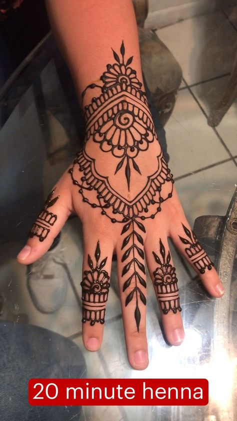 Small Henna Tattoos, Small Henna Designs, Henne Tattoo, Cute Henna Designs, Cute Henna Tattoos, Henna Style Tattoos, Small Henna, Henna Inspired Tattoos, Henna Designs For Kids