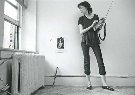 Secret Movies: Judy Linn photographs Patti Smith - Flashbak Hotel Chelsea Nyc, Patti Smith Robert Mapplethorpe, Patti Smith Group, Christina Caradona, Pj Harvey, Chelsea Hotel, Robert Mapplethorpe, Female Hero, Patti Smith