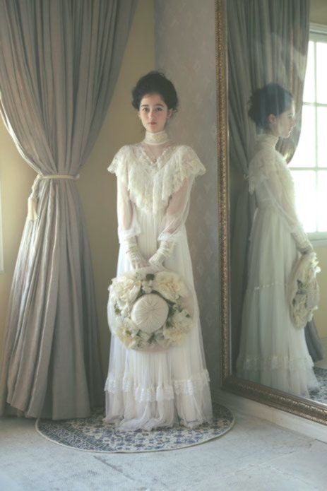 1800s Wedding Dress, White Victorian Dress, Wedding Dresses Ball Gown Princess, Victorian Lace Dress, 70s Wedding Dress, Antique Wedding Dresses, Ball Gown Princess, Victorian Style Wedding, Old Wedding Dresses