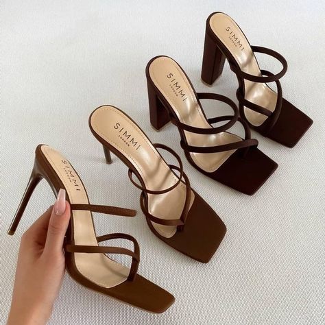 Classy Sandals, Elegant Shoes Heels, Trendy High Heels, Fancy Heels, Block Heel Mules, Trendy Heels, Pretty Sandals, Fashion Shoes Heels, Cute Shoes Heels