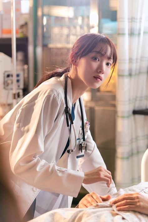 Lee Sung Kyung Doctors, Dr. Romantic 2, Dr Romantic, Romantic Doctor Teacher Kim, Dr. Romantic, Romantic Series, Medical Pictures, Medical School Life, Lee Sung Kyung