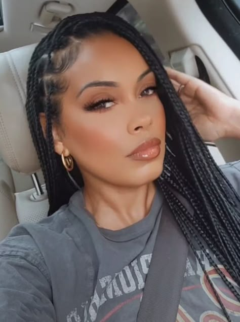 Braid Trends 2023, Side Part Braids Black Women, Knotless Braids With Side Part, Asian Braids Hairstyles, Box Braids Side Part, Single Braids For Black Women, Small Medium Box Braids, Single Box Braids, Braids Vacation