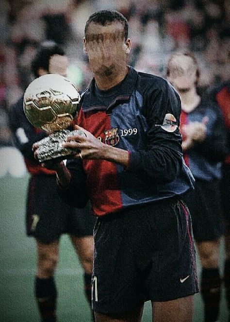 #rivaldo #barcelona #ballondor #1999 Rivaldo Barcelona, Football Pics, Messi Videos, Rivaldo, Football Pictures, Ronaldo, Anime Funny, Barcelona, Soccer