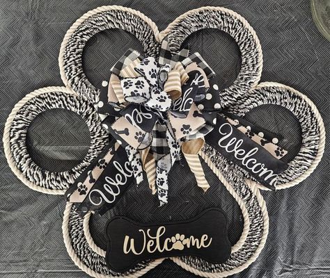 Dollar Tree Crafts & DIY with Instructions! + Freebies! 🥳 | Finally attempted the dog paw wreath | Facebook Dog Paw Wreath, Paw Print Wreath, Paw Wreath, Dog Wreaths, Dollar Tree Crafts Diy, Pet Wreath, Dog Wreath, Dog Crafts, Wreath Diy