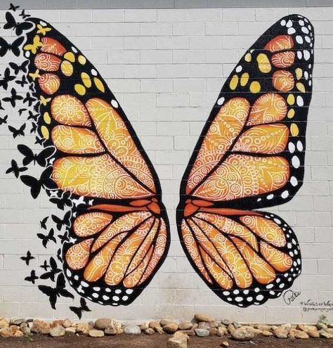 Mural Fence, Monarch Butterflies Photography, Butterfly Graffiti, Butterfly Mural, Angel Wings Drawing, Selfie Wall, Butterfly Art Painting, Wing Wall, Wings Drawing