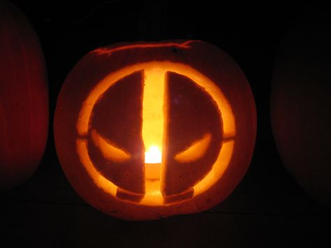 Sydney's Deadpool Pumpkin, Halloween 2016 Pumpkin Carving Ideas Deadpool, Marvel Pumpkin, Pumpkin Carving Ideas Marvel, Deadpool Pumpkin, Deadpool Pumpkin Carving, Marvel Pumpkin Carving, Deadpool Halloween, Pumpkin Cravings, Easy Pumpkin Carving