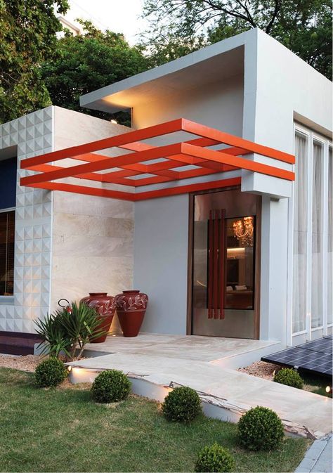 Entrance Window Canopy, Mid Century Exterior, Small Garden Landscape, Steel Pergola, Canopy Architecture, House Roof Design, Modern Entrance, Modern Pergola, Courtyard Design