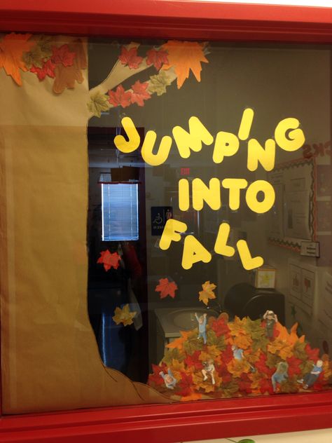 Fall Window Crafts Preschool, Fall Preschool Room Decor, Fall Window Classroom Decor, Fall Window Art Classroom, Fall Preschool Hallway Decorations, Fall Daycare Window Ideas, Fall Window Decorations Classroom, Fall Classroom Window Ideas, Fall Theme Classroom Decorations