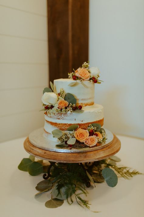 Green And Orange Wedding Cake, Green And Burnt Orange, Orange Wedding Cake, Orange Wedding Colors, Burnt Orange Weddings, 2 Tier Cake, Wedding Themes Fall, Emerald Wedding, Fall Theme