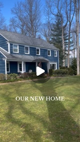 The Cozy Colonial | DeAnna Martino on Instagram: "Who wants to see the changes that we made to the second floor?! ❤️ 

#homerenovation #colonial #beforeandafter #interiordesigner #colonialhome #renovationproject  #hometour #housetour #housesofinstagram #homedecor #homedesign  #traditionalhome #traditional #hgtv #interiordesign #oldhome #home #homesweethome #renovation" 90s Colonial Interior, Old Colonial Homes Interior, Colonial Revival Interior Design, Garrison Colonial Exterior, Country Home Aesthetic, Colonial Farmhouse Exterior, Dutch Colonial Homes Interior, Colonial Home Renovation, Colonial Revival Interior