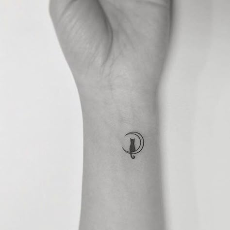 Tattoos Dainty, Dainty Tattoo, Tier Tattoo, Tattoo Placements, Stars Tattoo, Palm Tattoos, Small Stars, Cool Tattoo, Meaningful Tattoos For Women