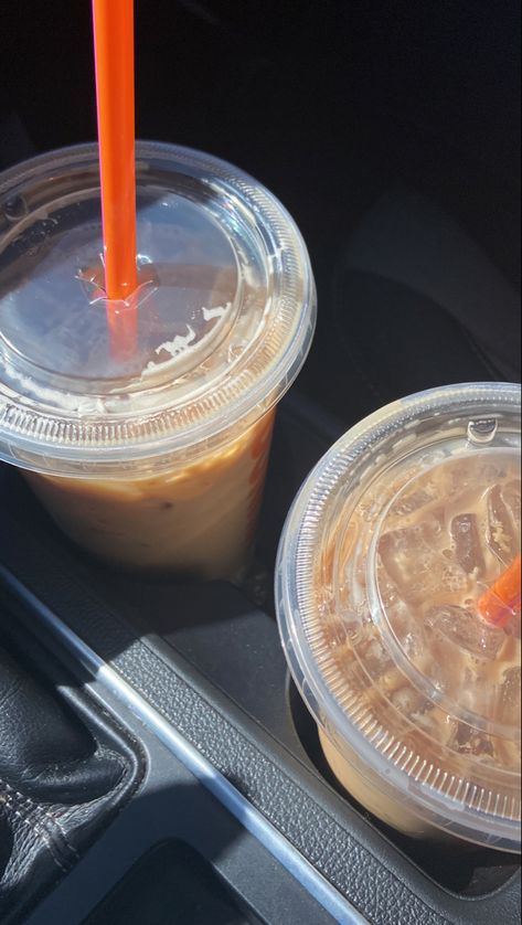 Dunkin Drinks, Dunkin Iced Coffee, Coffee Moment, Starbucks Aesthetic, Coffee Board, Healthy Lifestyle Food, Dunkin Donuts Coffee, Starbucks Recipes, Aesthetic Coffee