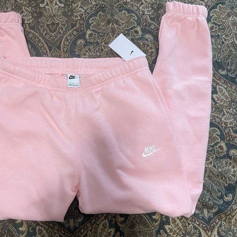 ￼ ￼ ￼ ￼ Pink Nike Sweatpants, Nike Hoodie Outfit, Nike Woman, Fitness Wear Outfits, Nike Sweats, Nike Joggers, Simple Fits, Cute Lazy Outfits, Nike Sweatpants