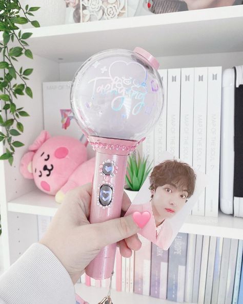 Bts Lightstick Decoration, Kpop Vision Board, Lightstick Decoration, Bts Lightstick, Bts Room Decor, Kpop Room Ideas, Kpop Shelf, Bt21 Merch, Kpop Lightsticks