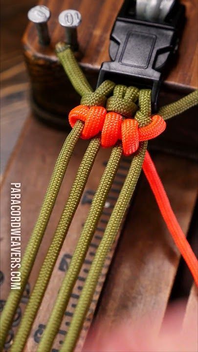 Can You Tie The Track Knot 🔗 #EDCKnifeBeads #KnifeAccessories #EverydayCarry #EDC #GearCustomization #TacticalBeads #ParacordBeads #HandcraftedBeads #ArtisanBeads #KnifeCollecting #KnifeEnthusiast #GearUpgrade #UniqueBeads #FunctionalArt Paracord Ball Knot, Paracord Knots Step By Step, Paracord Projects Tutorials, 550 Cord Bracelets, Leather Knife Sheath Pattern, Paracord Weaves, Paracord Belt, Paracord Crafts, Paracord Projects Diy