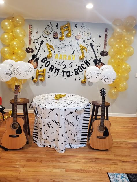 Birthday Music Theme, Theme Decorations Ideas, Music Theme Party, Music Birthday Party, Birthday Music, Music Themed Parties, Adult Party Themes, Boy Music, Birthday Stuff