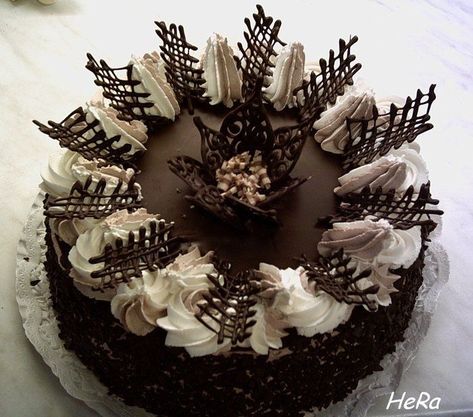 Rodjendanske Torte, Chocolate Cake Designs, Chocolate Garnishes, Simple Cake Designs, Chocolate Cake Decoration, Creative Cake Decorating, 16 Birthday, Easy Cake Decorating, Cake Decorating Videos