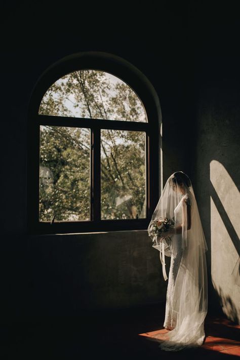 Moody Wedding Photography, Shooting Couple, Artistic Wedding Photography, Cincinnati Wedding, Moody Photography, Wedding Photography Styles, Artistic Wedding, Bridal Shoot, Bridal Photography