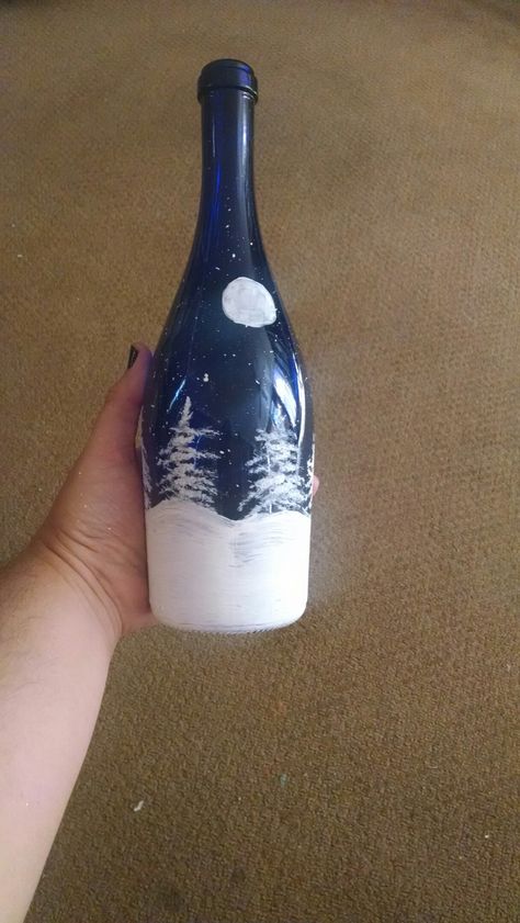 Winter scene on blue wine bottle Blue Wine Bottles, Painted Bottles, Hand Painted Bottles, Decorated Bottle, Bottle Ideas, Painted Wine Bottles, Blue Bottle, Winter Design, Painting Designs