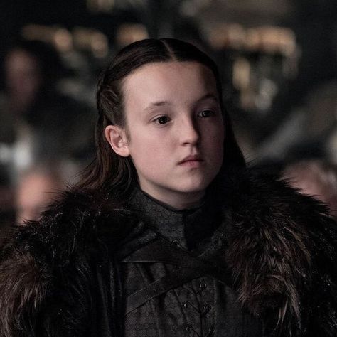 Lady Mormont Lyanna Mormont, Eddard Stark, Bella Ramsey, Circus Characters, Got Characters, Gra O Tron, Fact Families, The Worst Witch, Sansa Stark