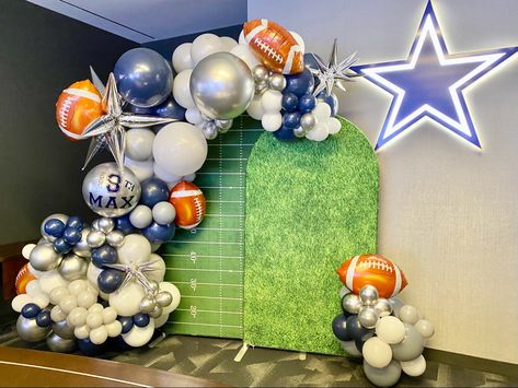 Dallas Cowboy Theme Party, Football Balloon Backdrop, Cowboys Theme Party, Sports Balloons, 49ers Party, Football Backdrop, Dallas Cowboys Birthday Party, Dallas Cowboys Theme, Dallas Cowboys Birthday