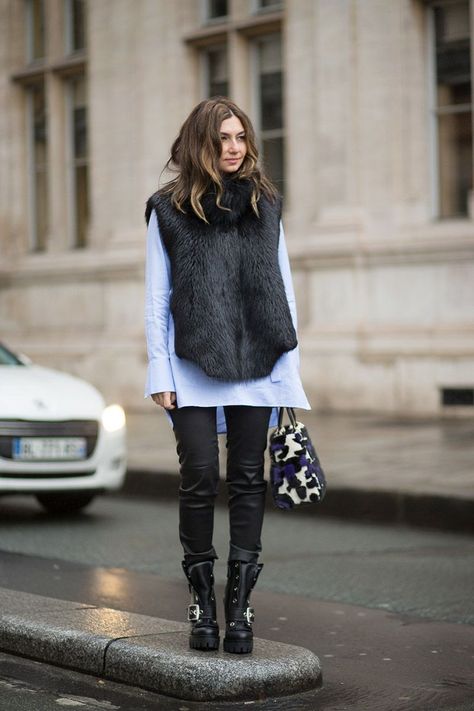 Vest Street Style, Fur Vest Outfits, Winter Street, Winter Styles, Couture Week, Street Style Paris, Faux Fur Vest, Cool Street Fashion, 가을 패션