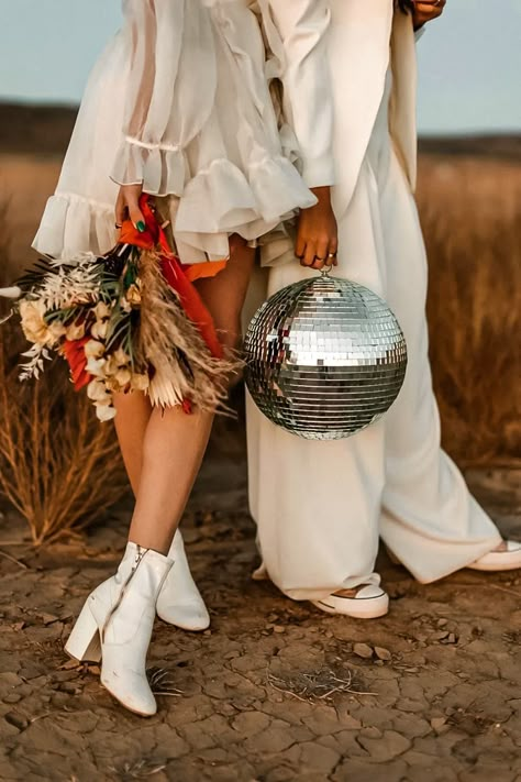 Boho Retro Wedding Decor, Elegant Disco Ball Wedding, Styled Shoots Ideas, Editorial Styled Shoot, Boho Disco Photoshoot, Boho Styled Shoot, Desert Cowboy Wedding, Disco Wedding Photos, Retro Desert Wedding