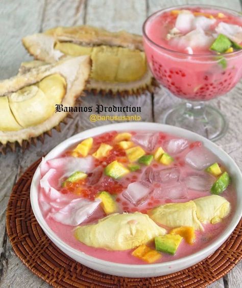 Resep takjil buka puasa © 2020 Instagram/@dapur.pandamerah ; Instagram/@banususanto Fresh Drink Recipes, Takjil Buka Puasa, Icee Recipe, Food Hunter, Berbuka Puasa, Buka Puasa, Fresh Drinks, Food Street, Fruit Ice