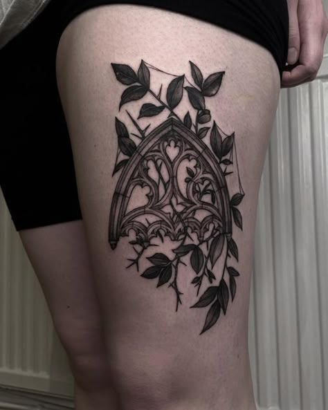 Bat With Lace Wings Tattoo, Verticals Tattoos, Gothic Tattoo Ideas Female, Medieval Flower Tattoo, Symetric Tattoo Back, Dark Academia Tattoo Sleeve, Witchy Hip Tattoo, Gothic Botanical Tattoo, Goth Nature Tattoo