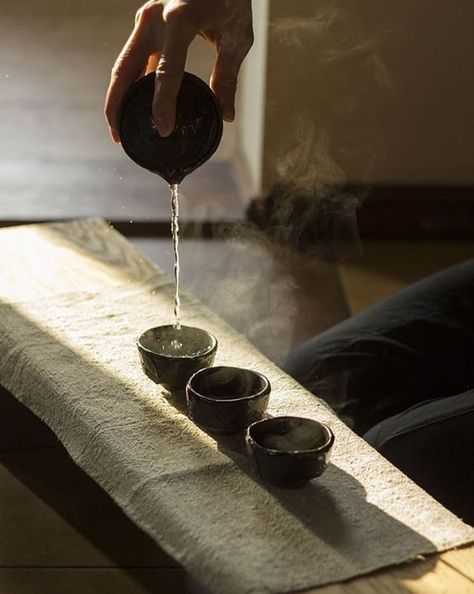 Ceramics Japanese, Best Matcha Tea, Tea Board, Asian Tea, Chinese Tea Ceremony, Capture The Moment, Tea Culture, Japanese Tea Ceremony, Tea Benefits