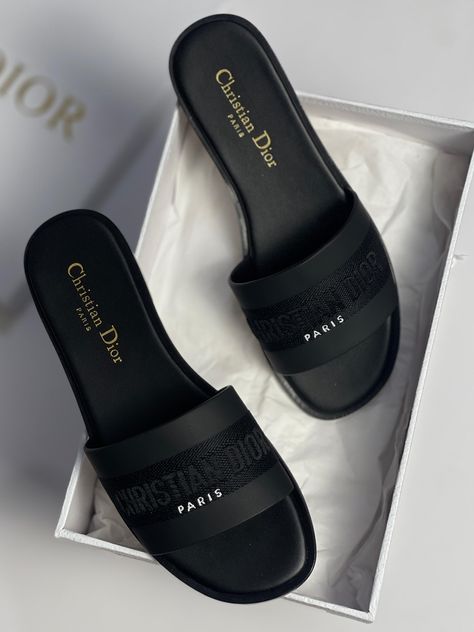 Dior Slides, Sandals Outfit Summer, Trendy Slippers, Heel Sandals Outfit, Women Slippers Fashion, Shoes Heels Classy, Fashion Shoes Heels, Dior Sandals, Black Slippers