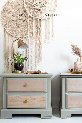 Diy Boho Nightstand, Night Stand Painting Ideas, Boho Painted Furniture, Dresser Remodel, Singer Sewing Tables, Boho Nightstand, Boho Side Table, Painted Furniture Ideas, Painted Kitchen Tables