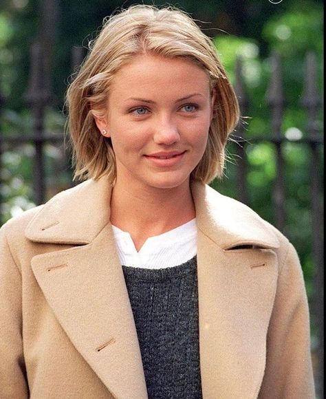 Oval Hairstyle, Cameron Diaz Short Hair, Flattering Haircuts For Round Faces, Cameron Diaz Hair, Buoyant Spring, Hair Lob, Haircuts For Round Faces, Flattering Haircuts, Girls Short Haircuts