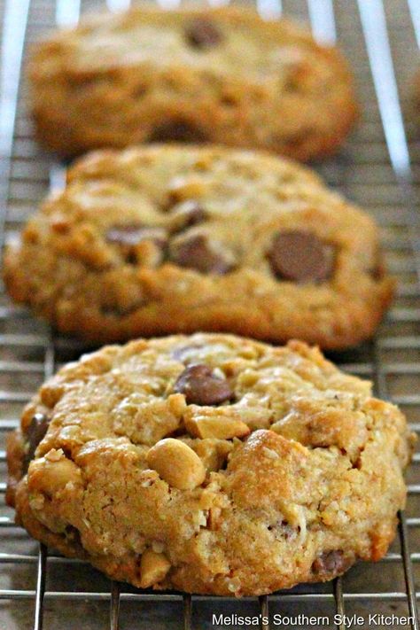 Coconut Peanut Butter Cookies, Rock Cookies, Peanut Butter Cookie Recipes, Cowboy Cookies Recipe, Holidays Desserts, Butter Cookie Recipes, Mmm Cookies, Cowboy Cookie, Butter Sandwich Cookies