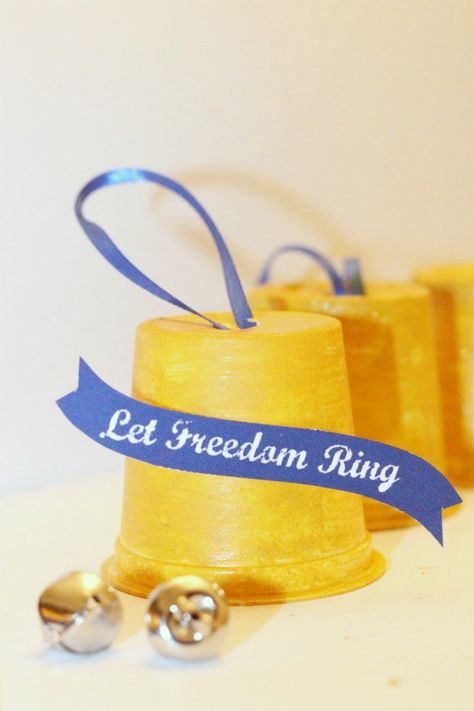 Let Freedom Ring Bells l MLK Jr Craft Mlk Party Ideas, Mlk Jr Crafts For Kids, Mlk Parade Float Ideas, Martin Luther King Day Crafts, Mlk Crafts For Kids, Liberty Bell Craft, Mlk Day Activities For Kids, Mlk Preschool, Mlk March