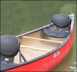 Canoe Hacks, Canoe Ideas, Canoe Seats, Tent Camping Hacks, Canoe Fishing, Canoe Camping, Kayak Storage, Tubing River, Kayak Boats